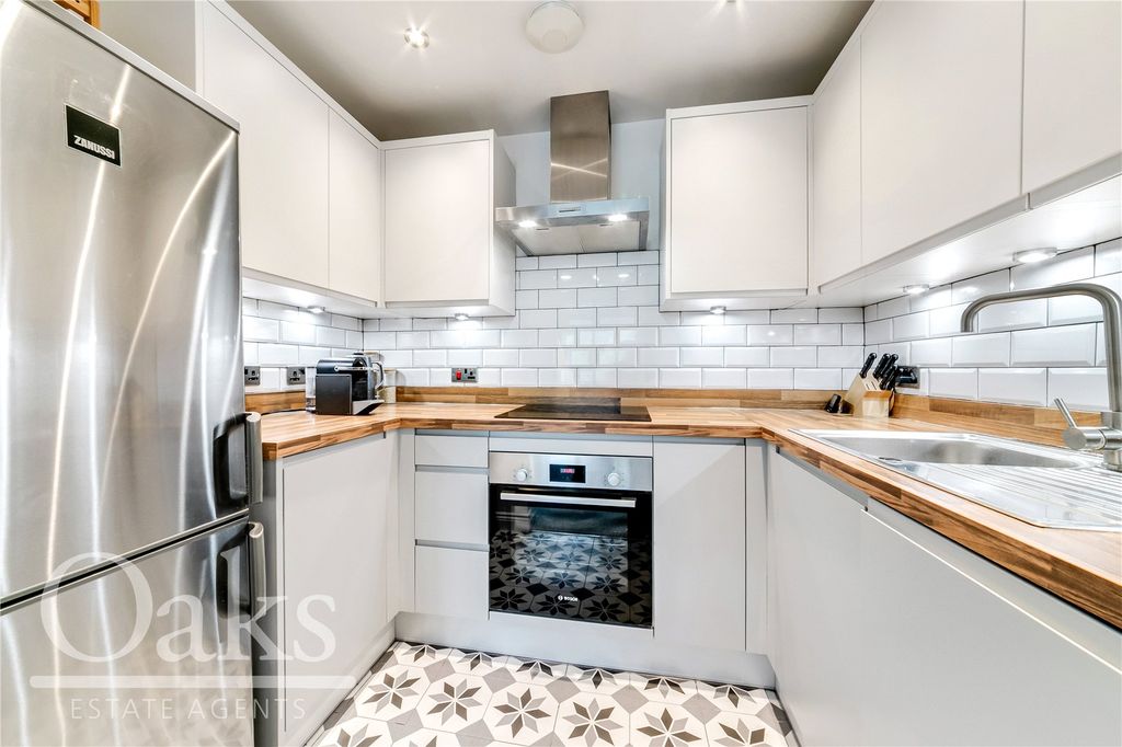 Property photo 3 of 8 Picture No. 05