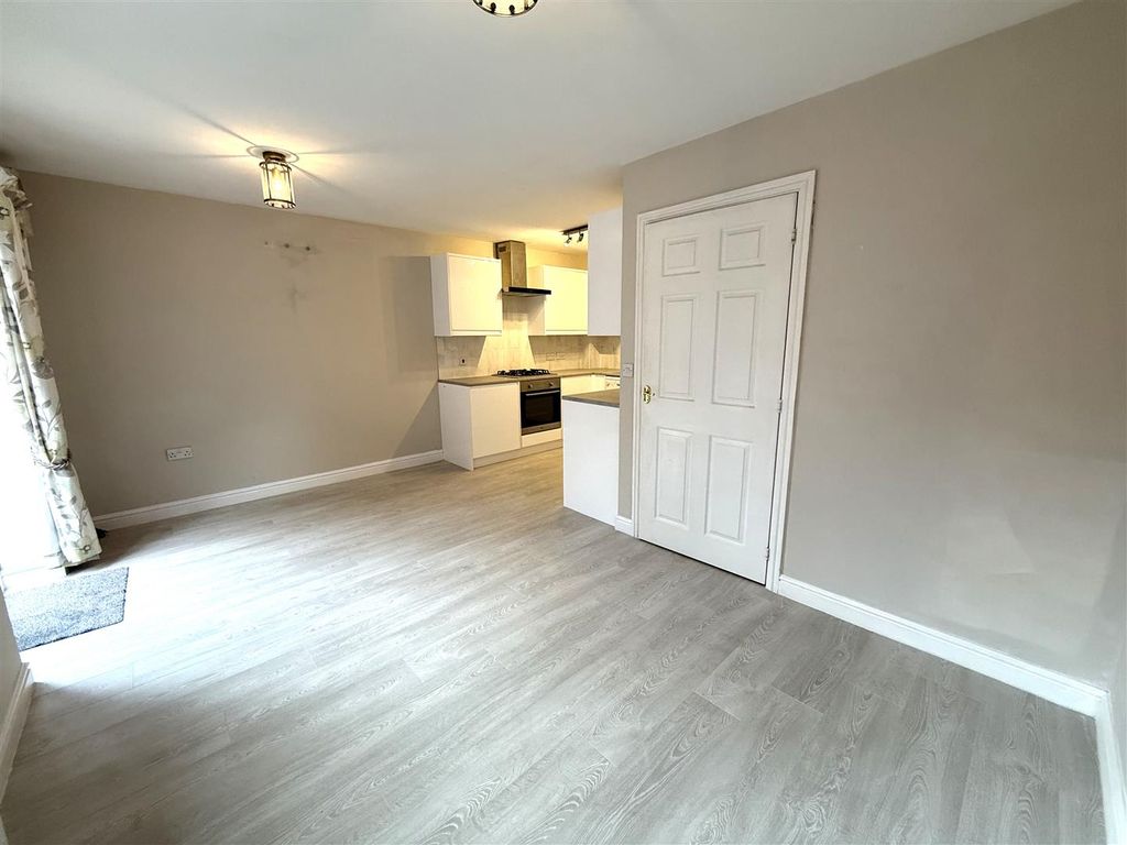 Property photo 3 of 22 15 The Lin 45.Jpeg