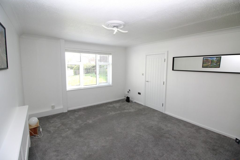 Property photo 3 of 11 Lounge View 2