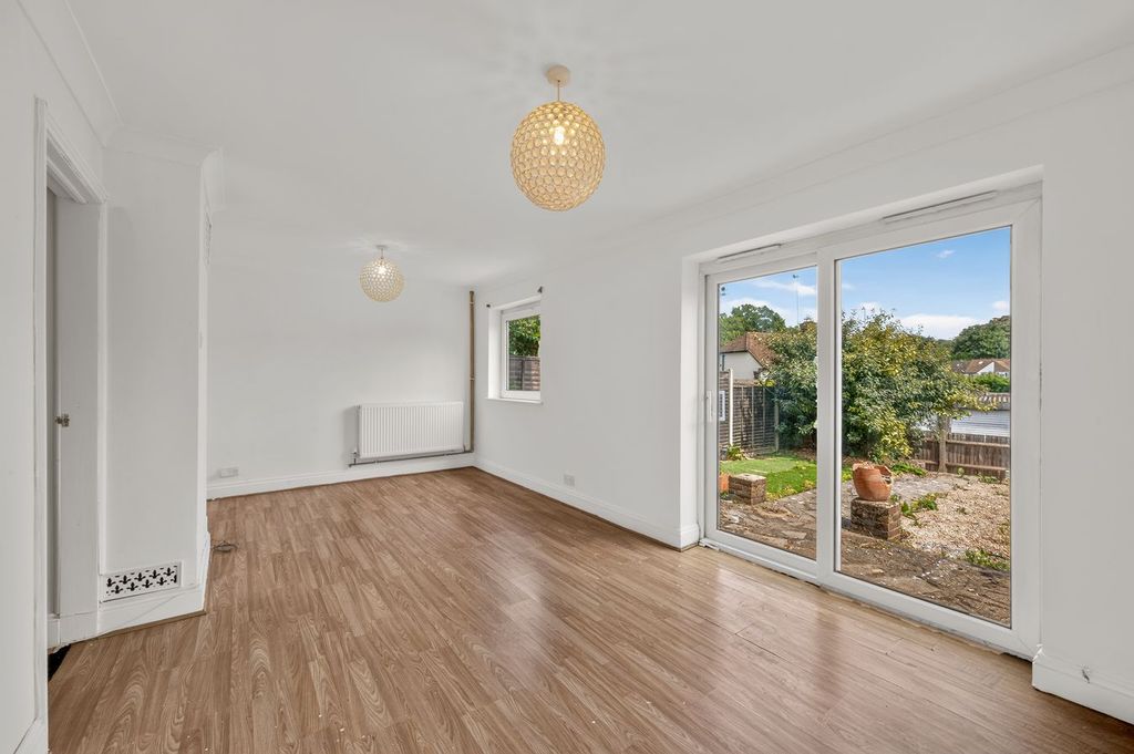 Property photo 3 of 11