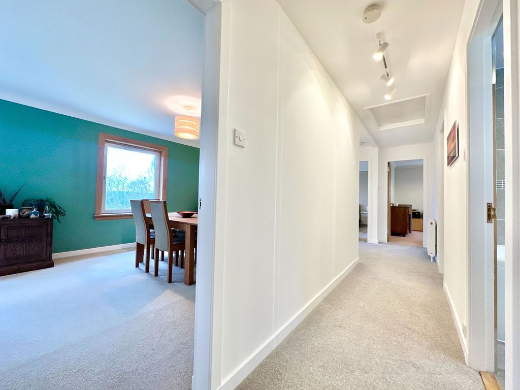 Property photo 3 of 36