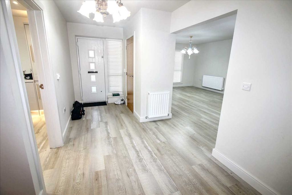 Property photo 2 of 18 Hall