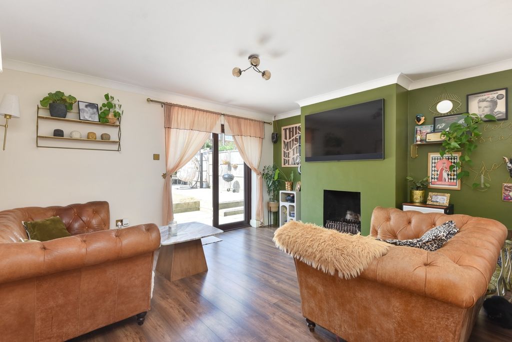 Property photo 2 of 24 5341006