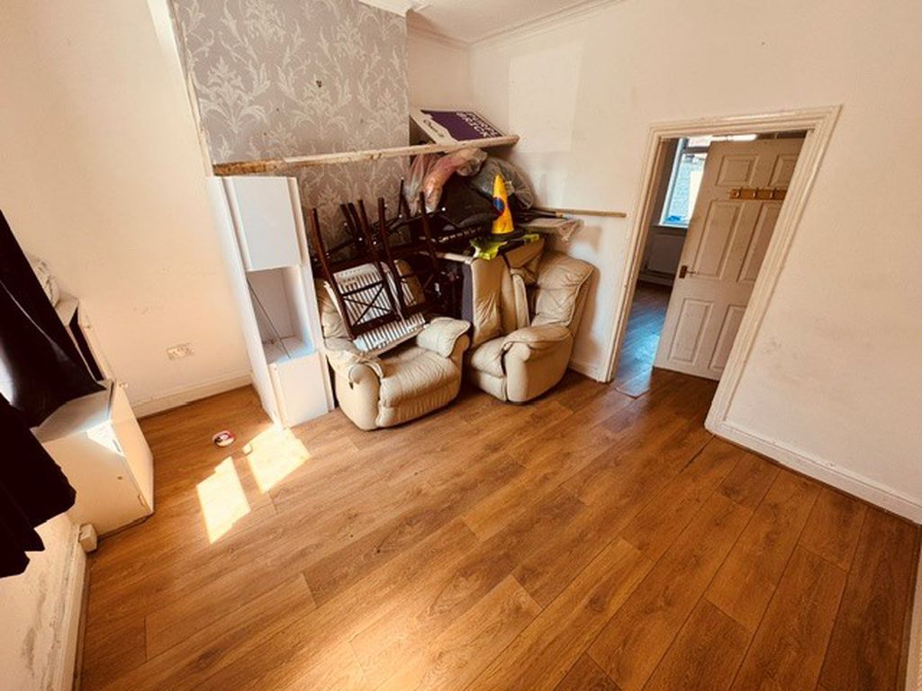 Property photo 2 of 11 Lounge