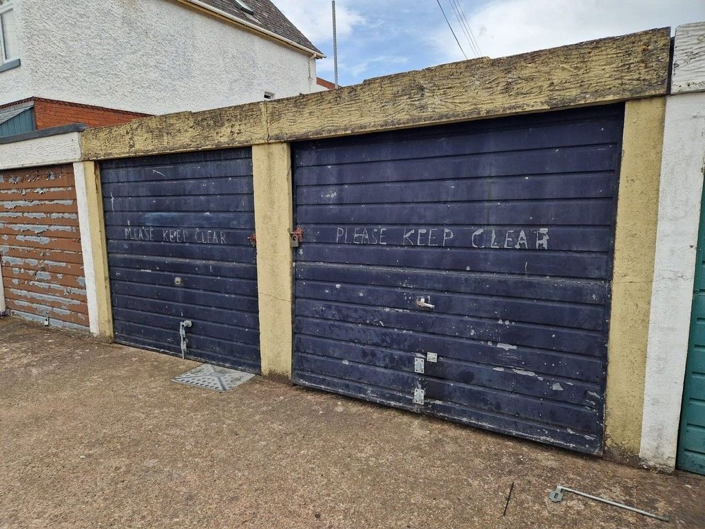 Property photo 1 of 2