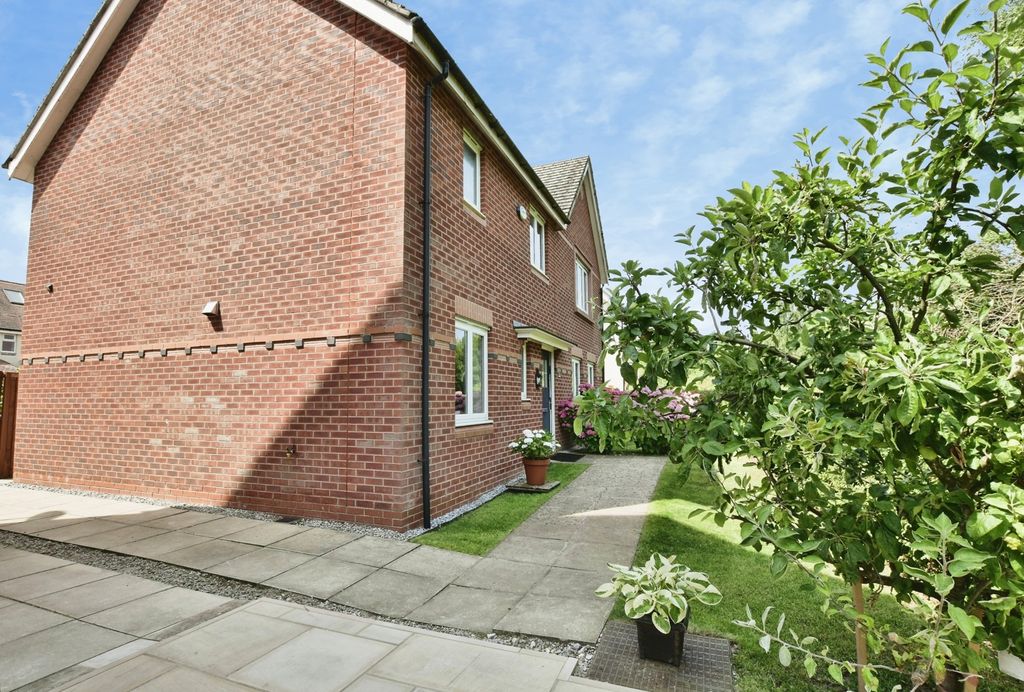 Property photo 2 of 28 Pbox-Img.Jpg