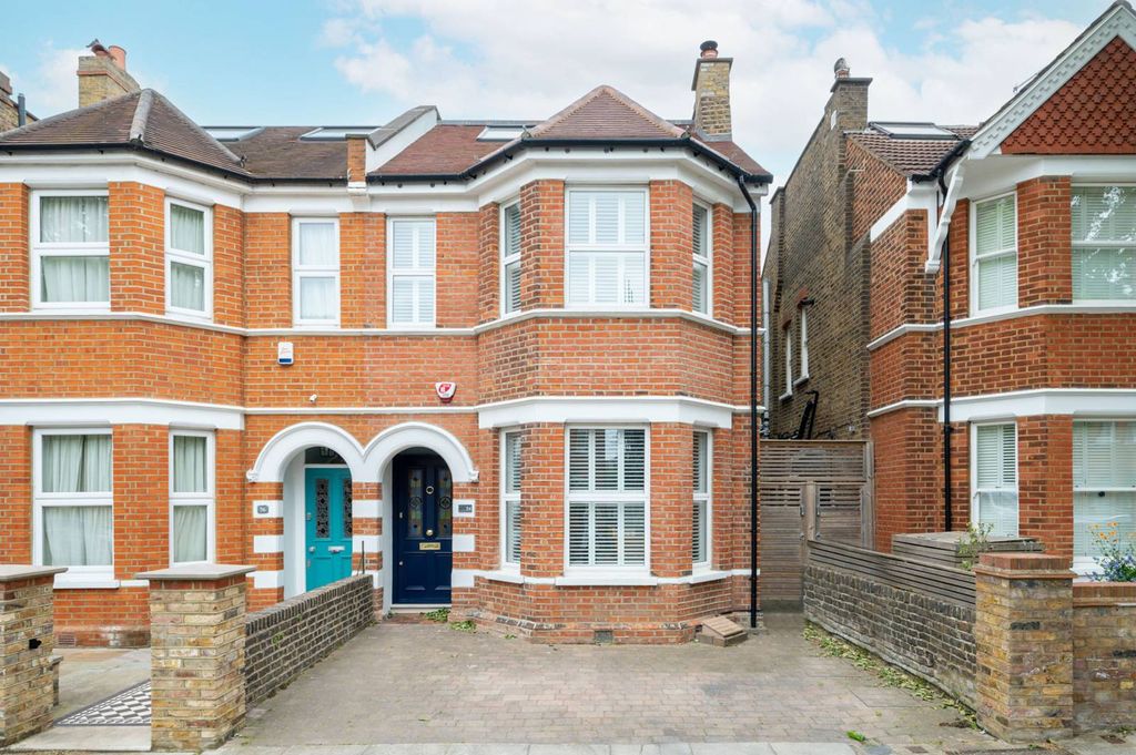 Property photo 1 of 26