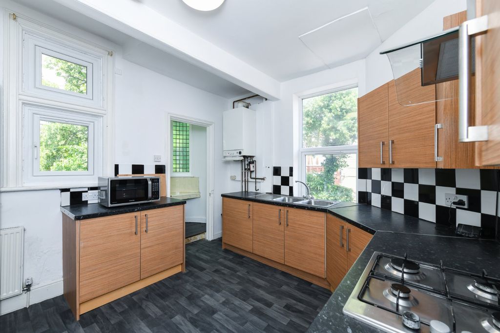 Property photo 2 of 8 Picture No. 57