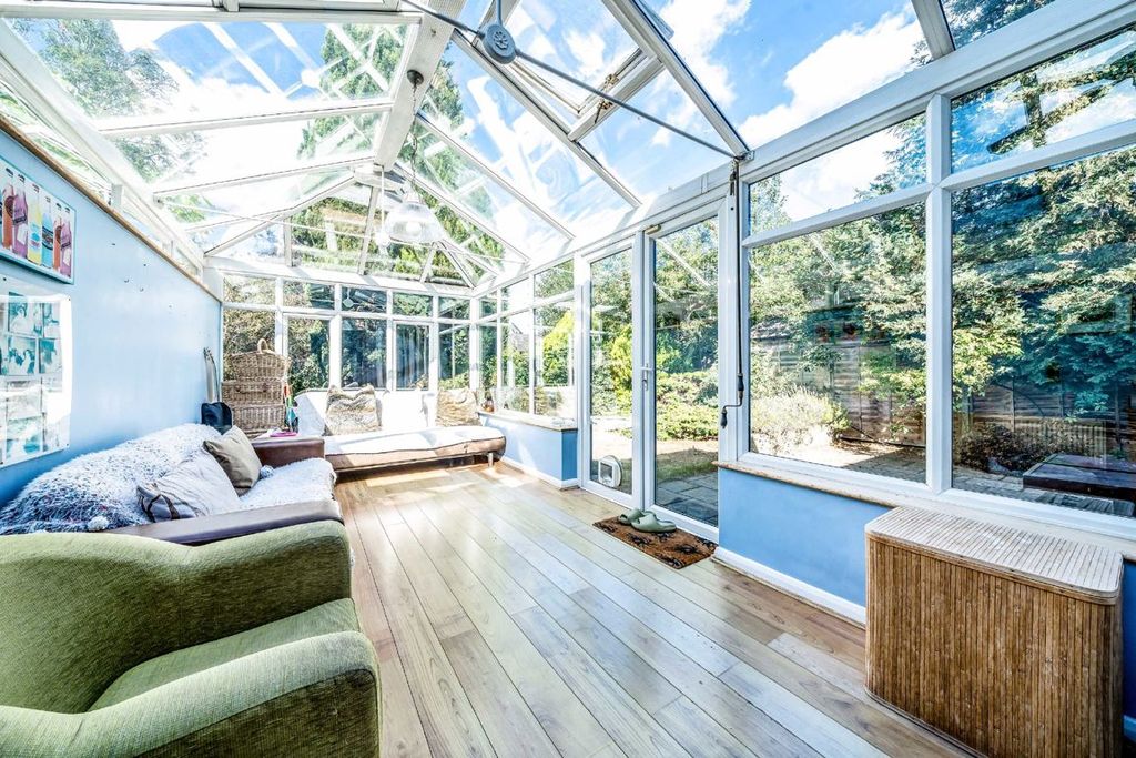 Property photo 2 of 11