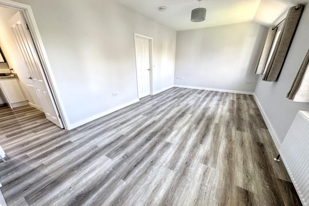 Property photo 3 of 10 Living Room