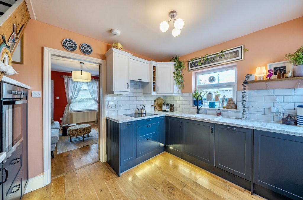 Property photo 2 of 12 Ewemove Harrogate Kitchen