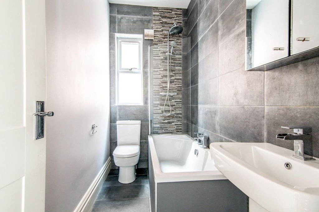 Property photo 3 of 9 205Ab3A2-8975-47Bb-A