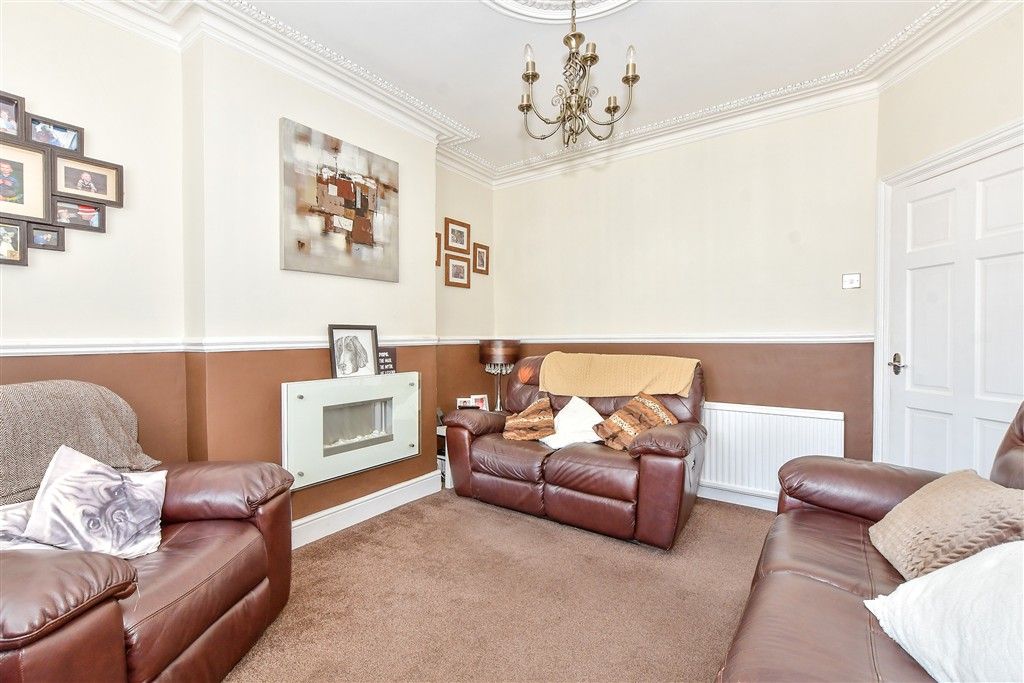 Property photo 2 of 13 Lounge