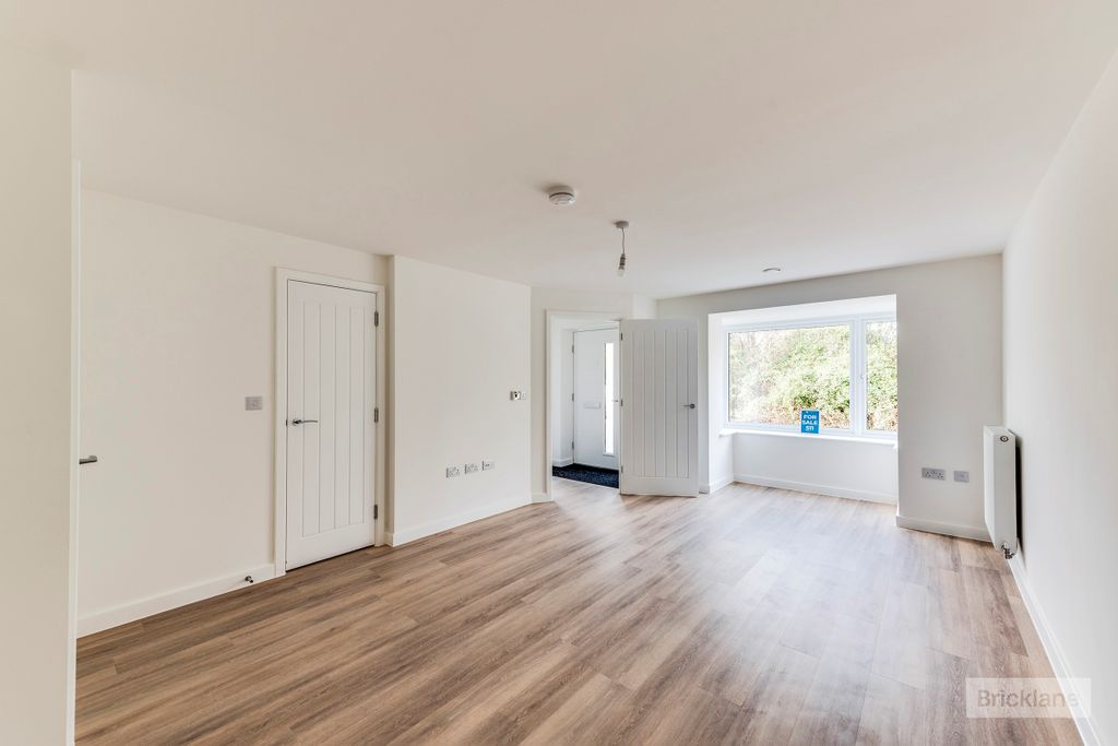 Property photo 2 of 14 Image