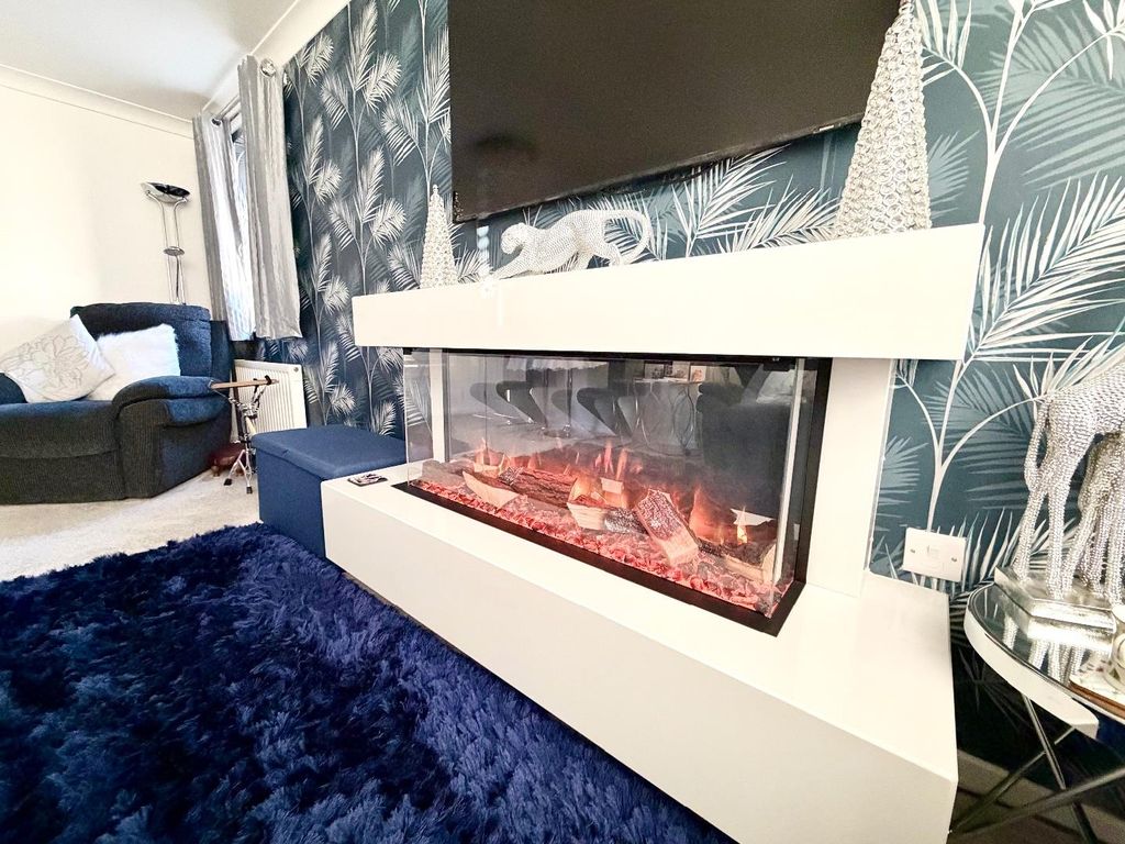 Property photo 3 of 14 Fire