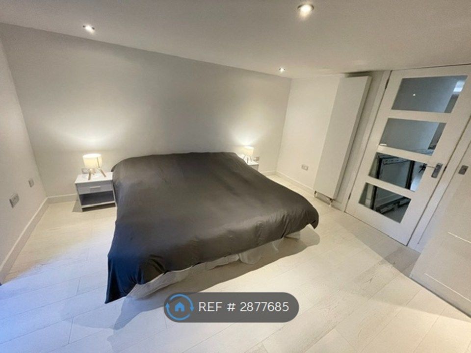 Property photo 1 of 20 Bedroom