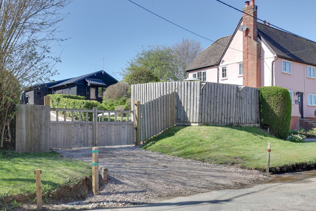 Property photo 2 of 27