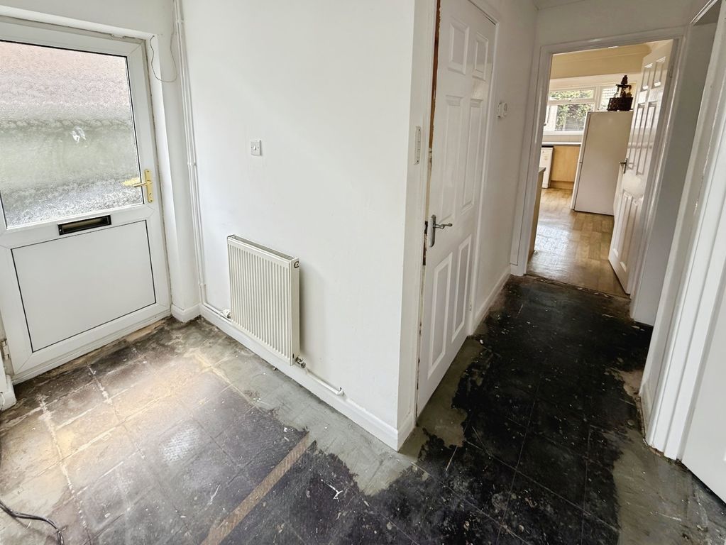 Property photo 2 of 18 Entrance Hall