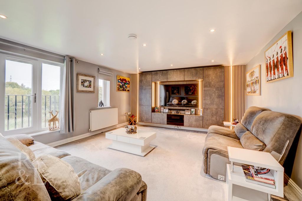 Property photo 3 of 22 Batched  (25).Jpg