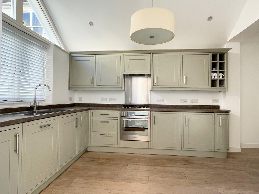 Property photo 2 of 19 Picture No. 03