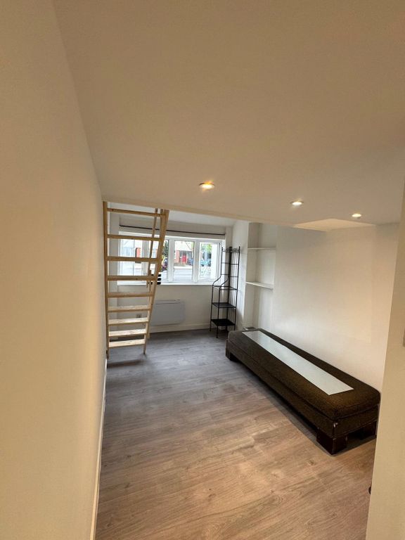 Property photo 1 of 8 Picture No. 05