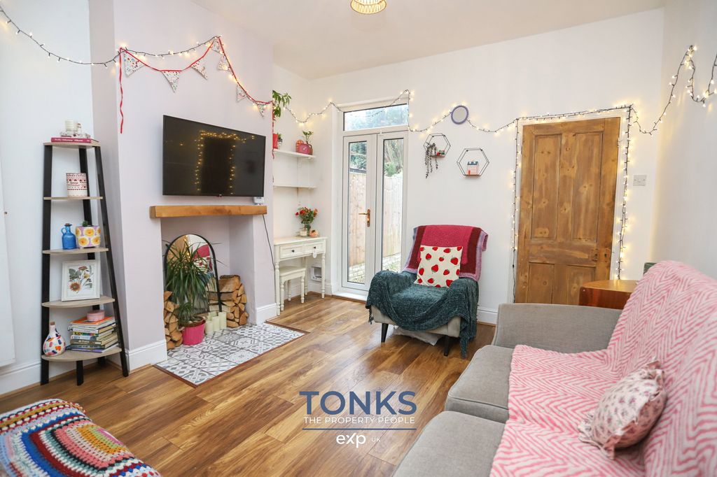 Property photo 2 of 20