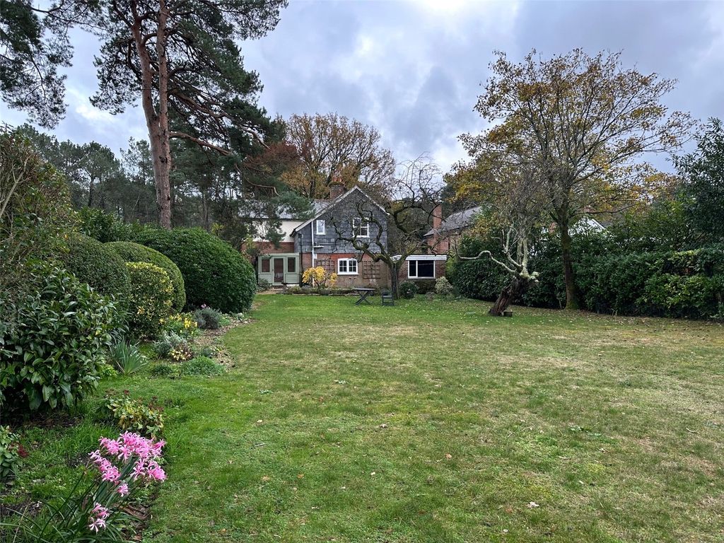 Property photo 2 of 16 Picture No. 28