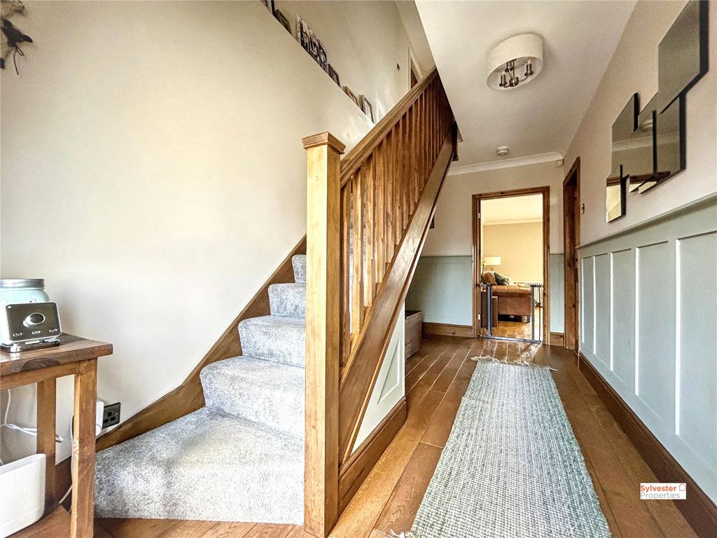 Property photo 2 of 36 Picture No. 33