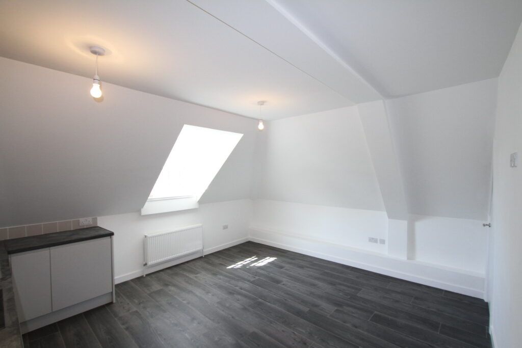 Property photo 3 of 4 379