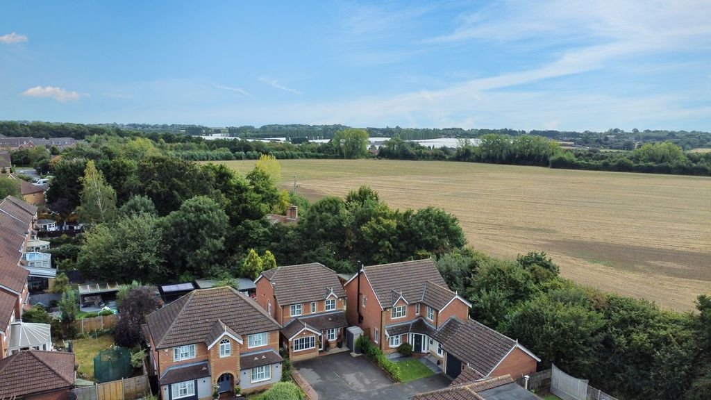 Property photo 2 of 21