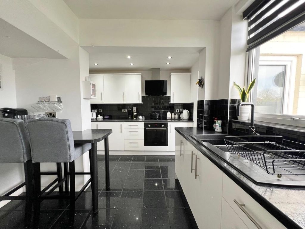 Property photo 2 of 15 Kitchen