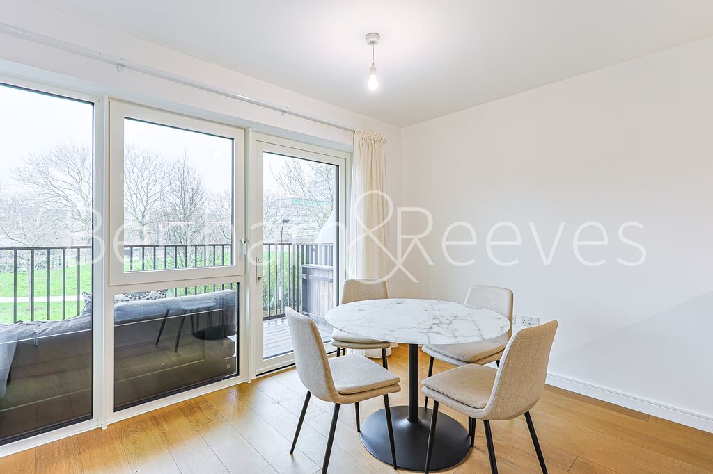 Property photo 3 of 27