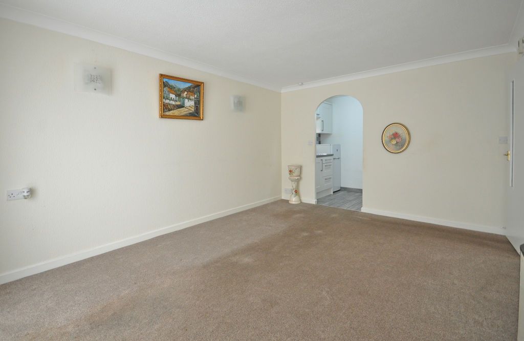 Property photo 3 of 11 Photo 4