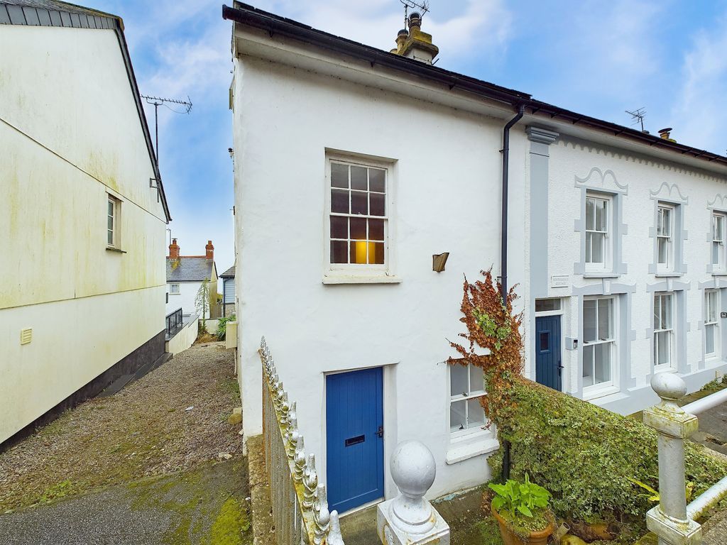 Property photo 1 of 9 Three Bedroom Cottage For Sale