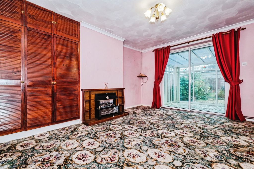 Property photo 2 of 17