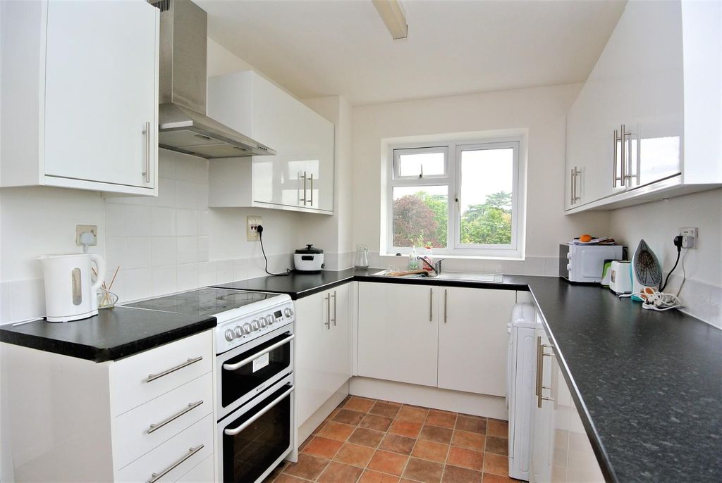 Property photo 2 of 10 Te Kitchen1.Jpg