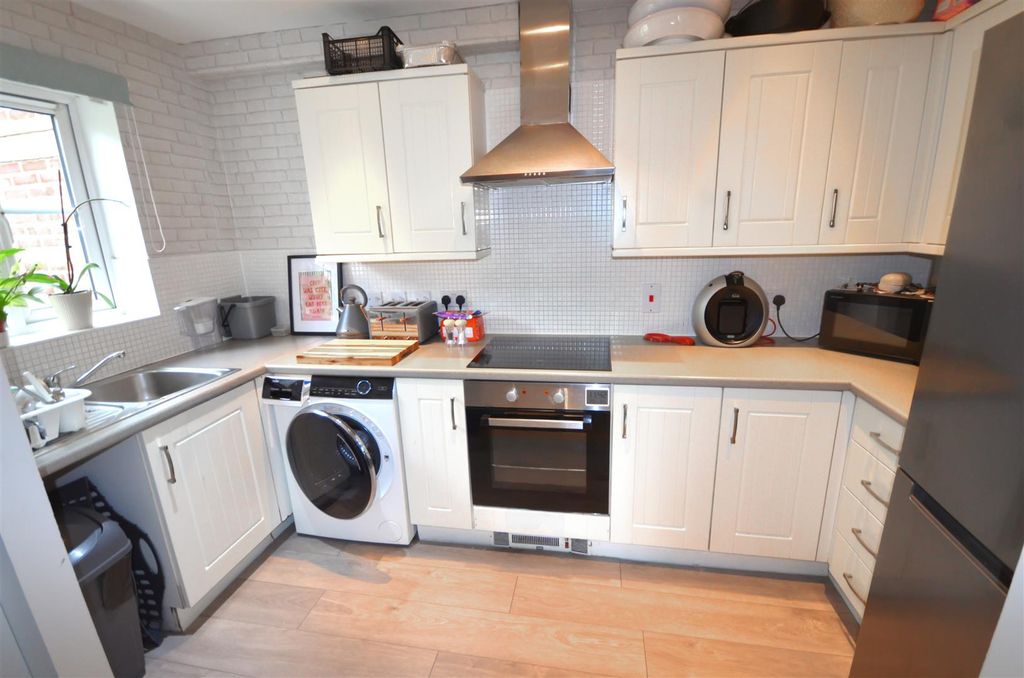Property photo 3 of 8 Kitchen Copy.Jpg