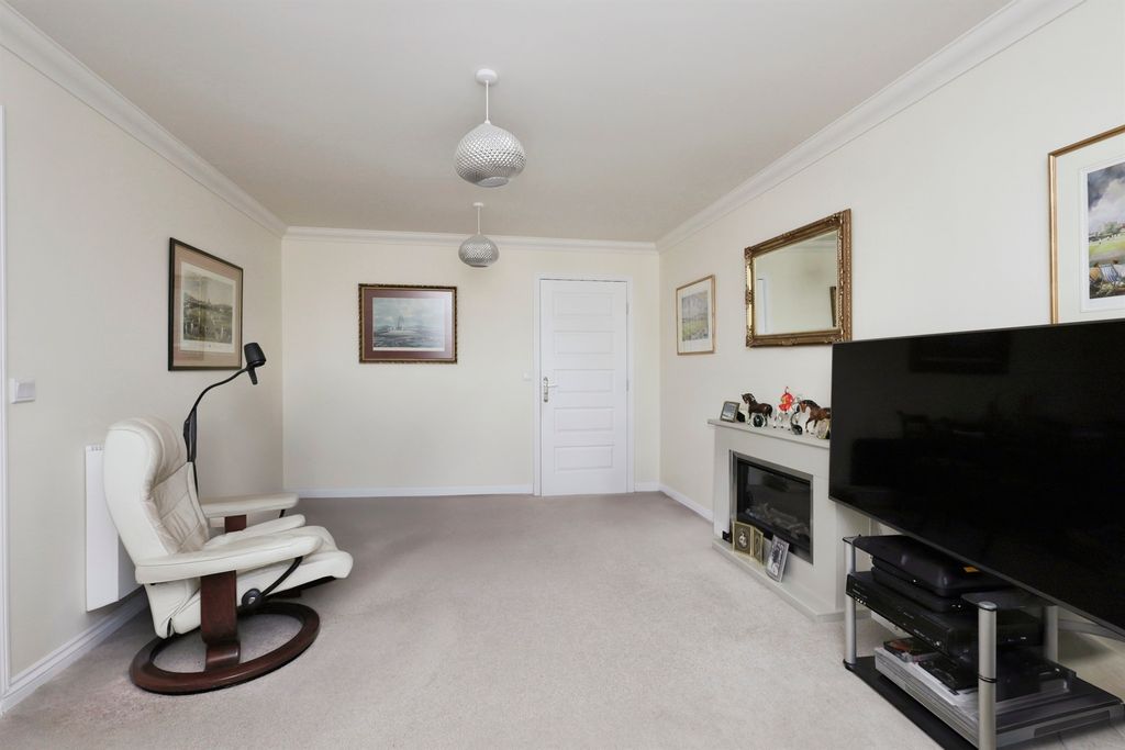 Property photo 3 of 15