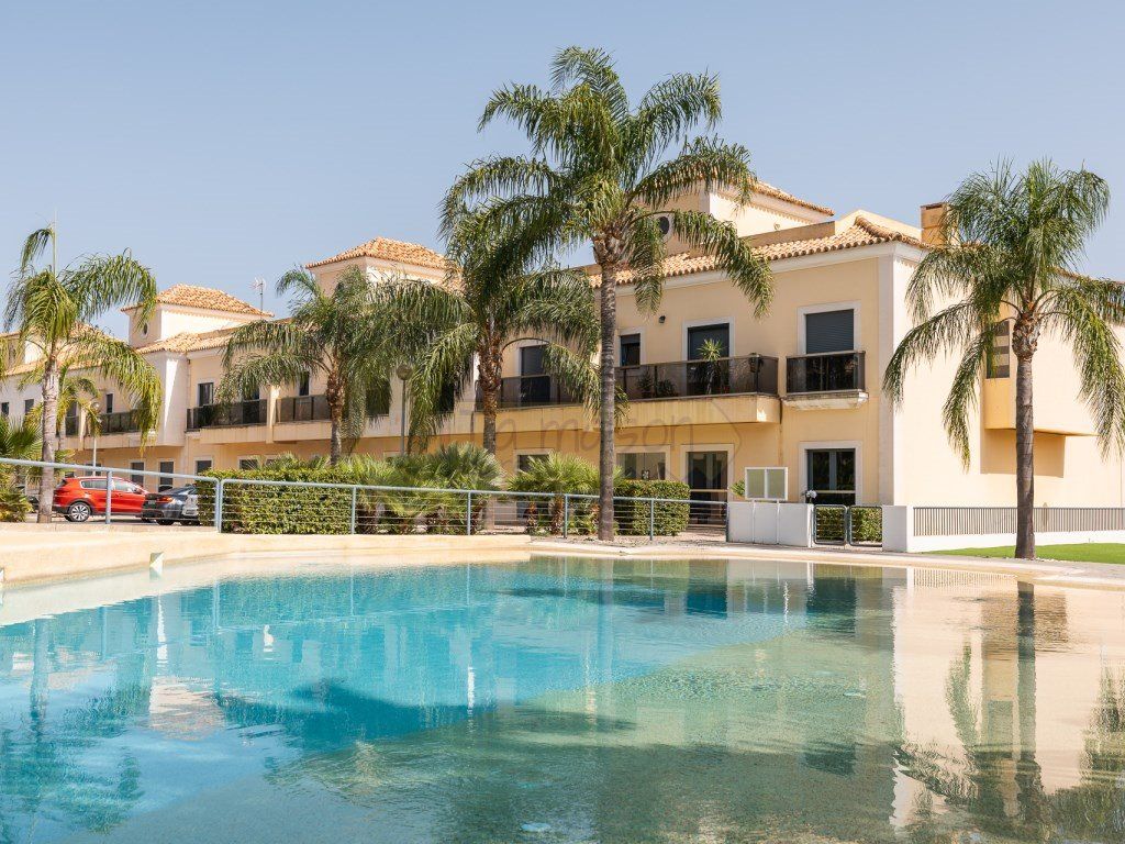 Property photo 1 of 44 3 Bedrooms Apartment With Pool Anf Box Garage