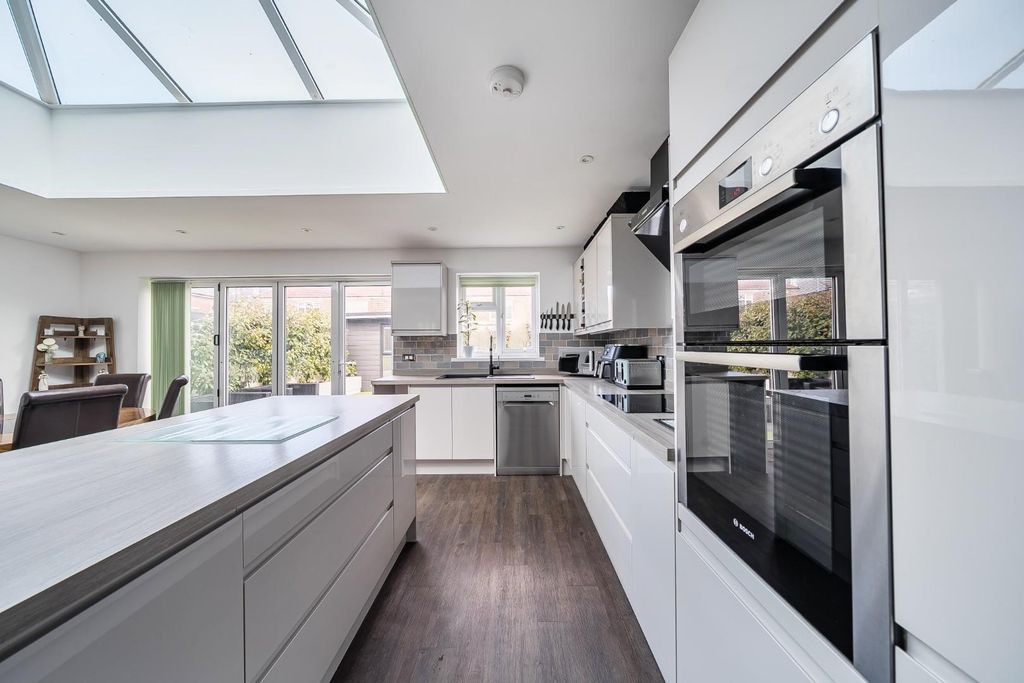 Property photo 2 of 18 1405640-11-697A07Fa3Cad2.Jpg