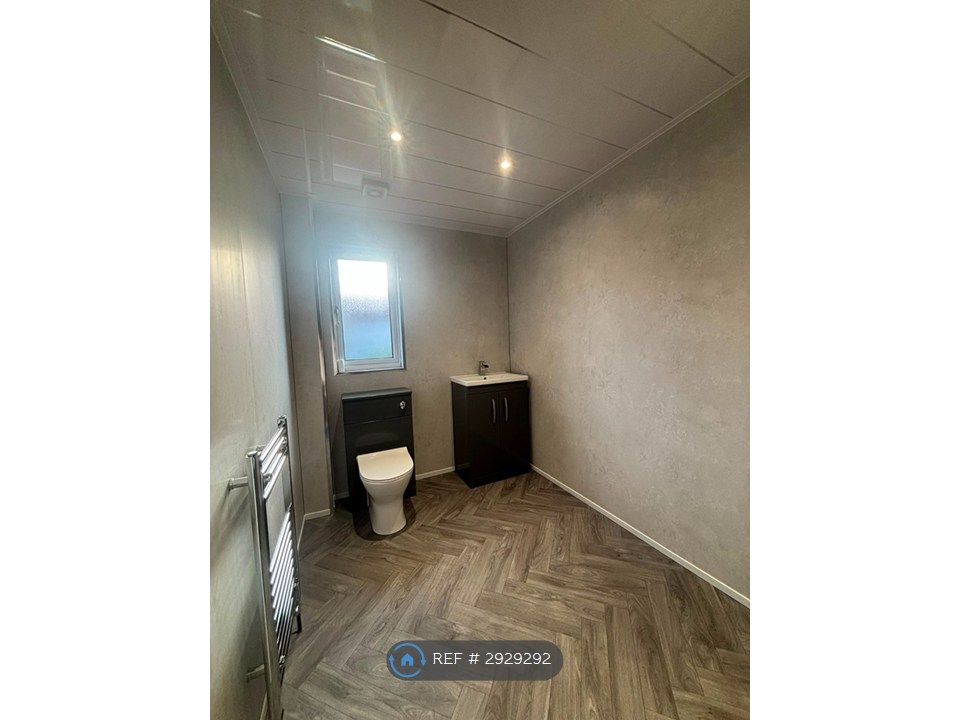 Property photo 2 of 16 Lower Ensuite