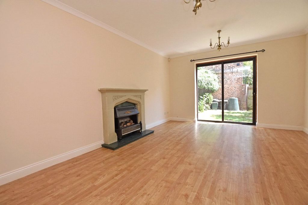 Property photo 3 of 10 Living/Dining Room