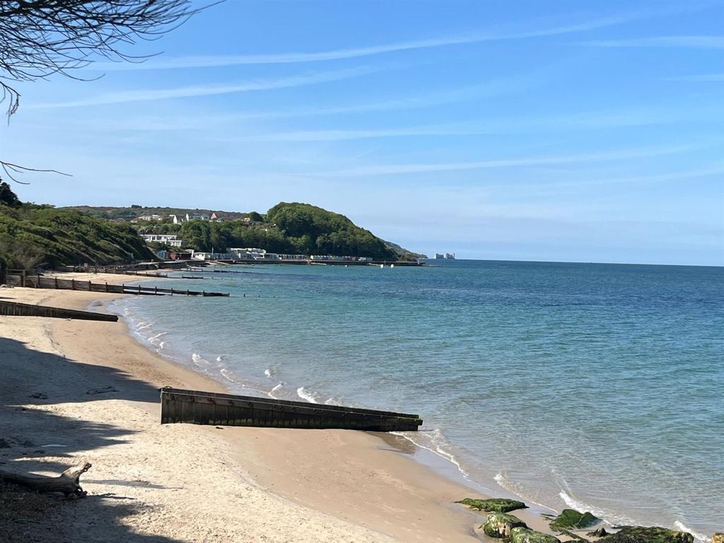 Property photo 3 of 32 Nearby Colwell Bay Beach.Jpg