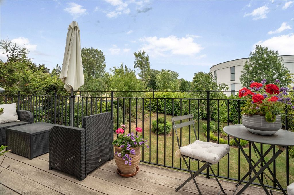 Property photo 3 of 14 Balcony