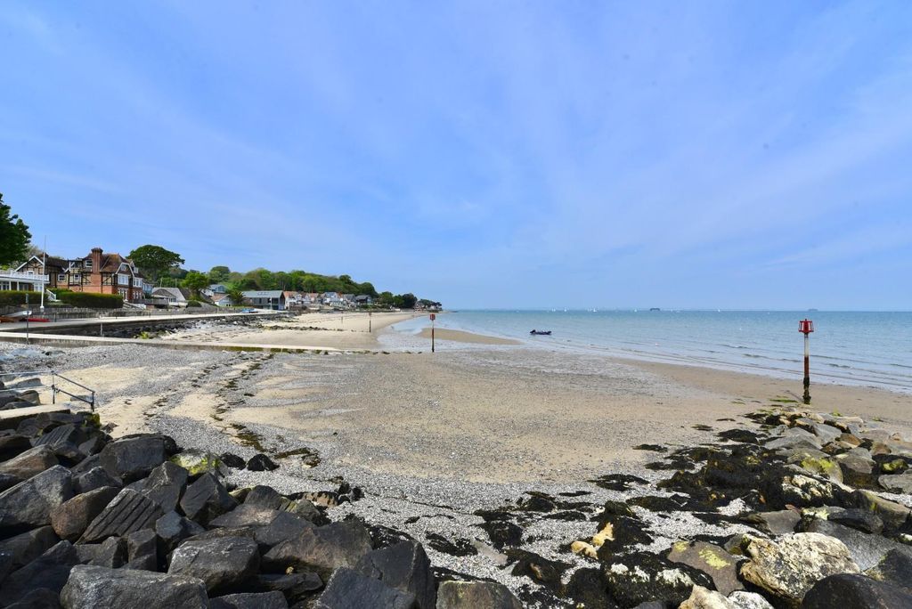 Property photo 2 of 18 Nearby Seagrove Bay