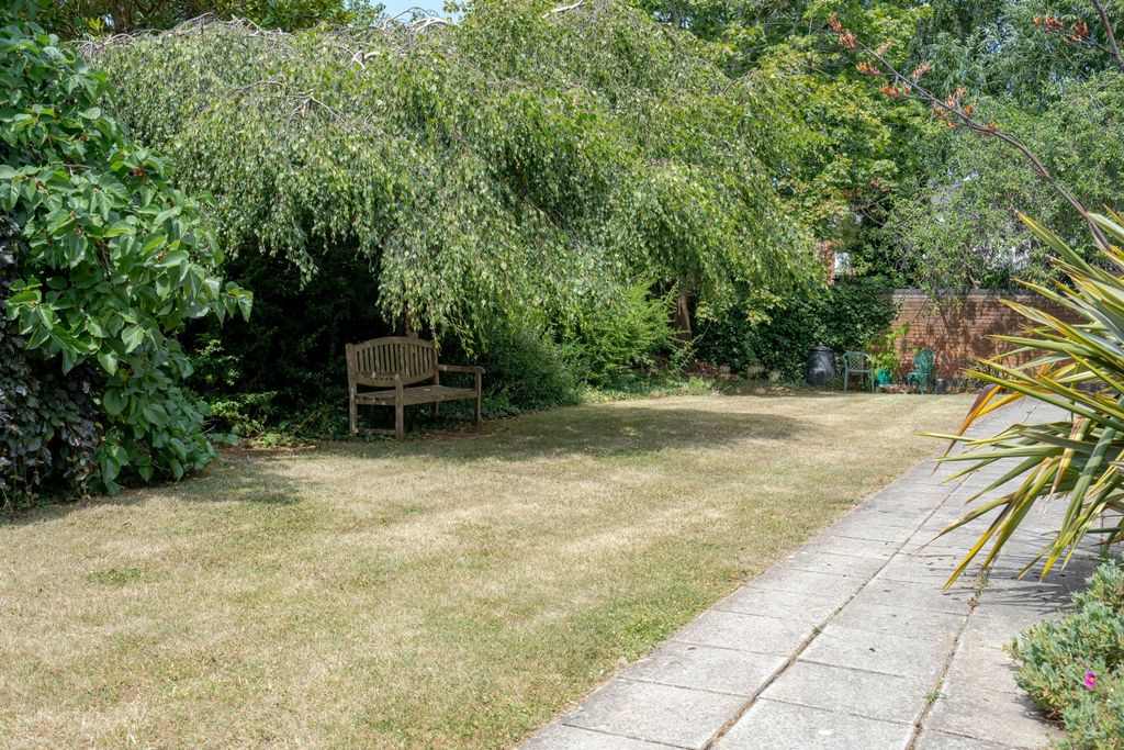 Property photo 2 of 13 Communal