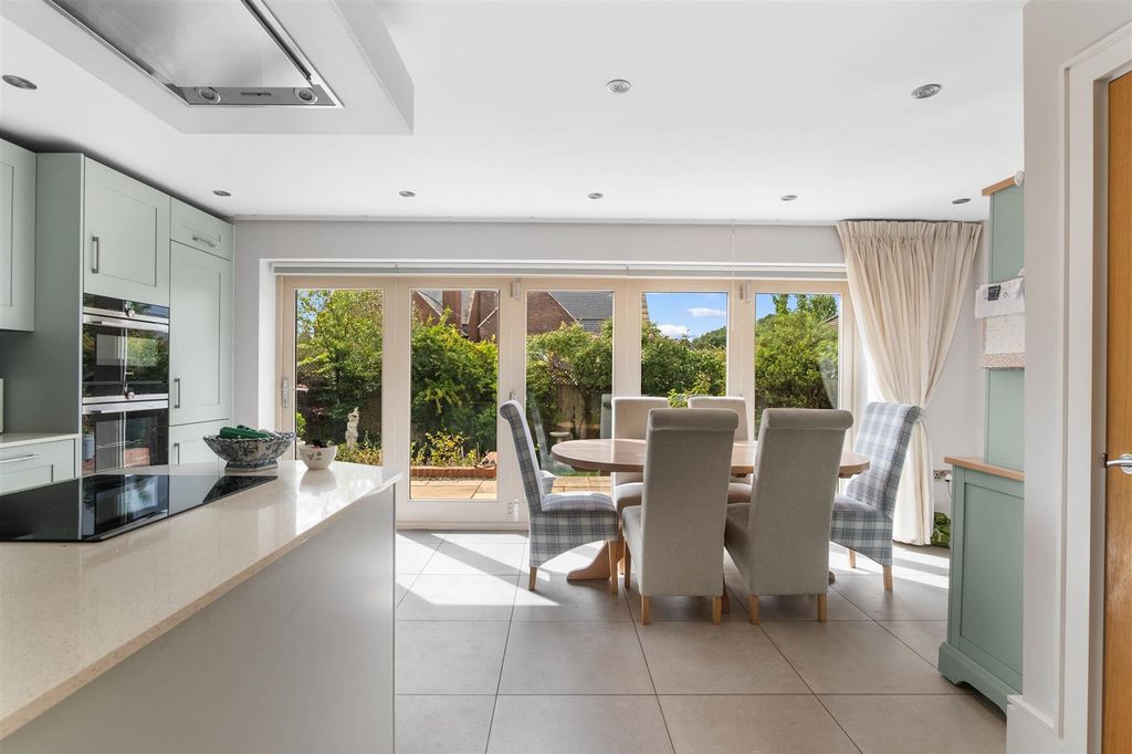 Property photo 2 of 17