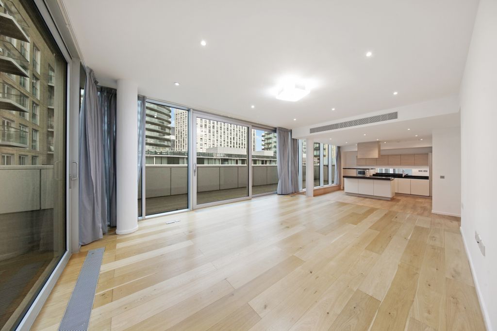 Property photo 1 of 16 2 Bedroom Apartment For Rent