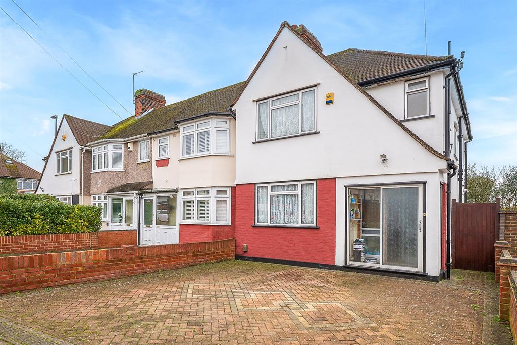 Property photo 3 of 17 External