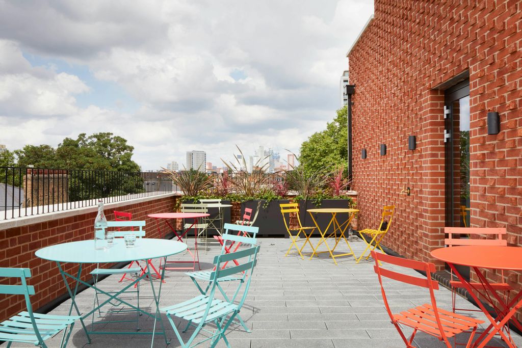 Property photo 3 of 25 Studio Terrace 1.Jpg